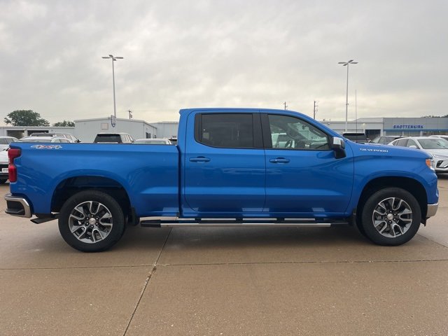 2025 Chevrolet Silverado 1500 LT photo 3