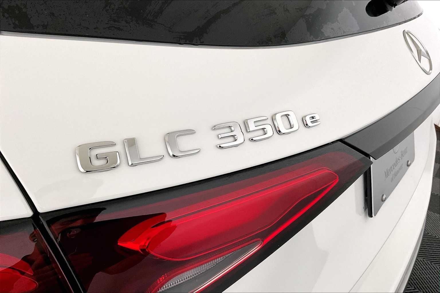 2025 Mercedes Benz GLC 350e 4MATIC photo 4