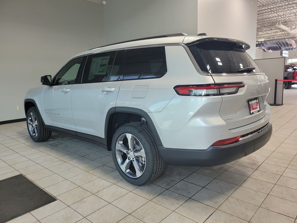 2025 Jeep Grand Cherokee Limited photo 4