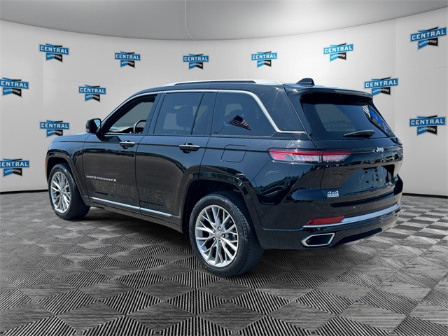 2022 Jeep Grand Cherokee Summit photo 3