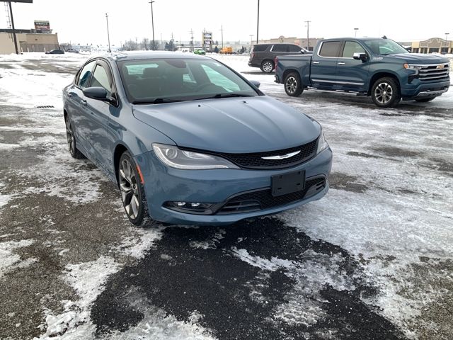 2015 Chrysler 200 S photo 4