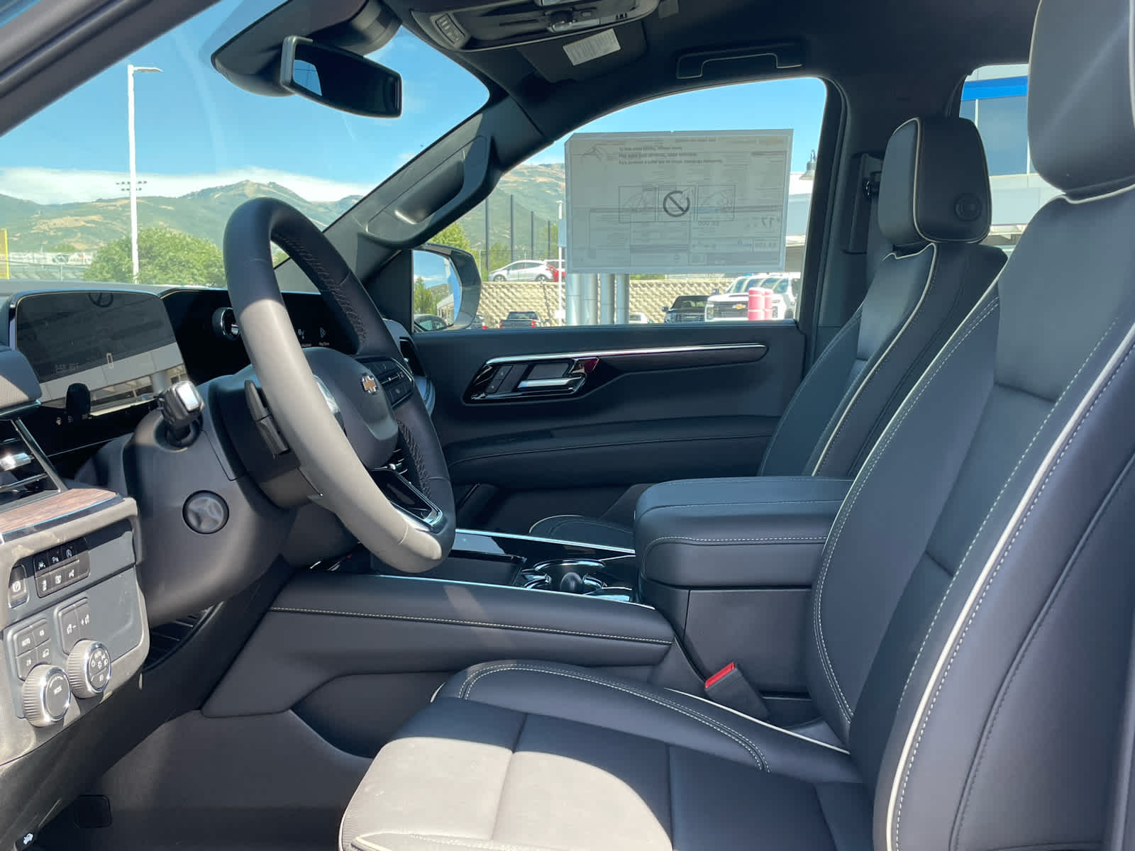 2025 Chevrolet Tahoe Premier photo 23