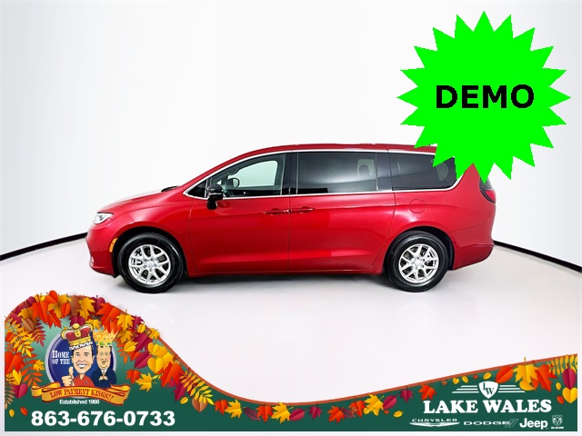 2026 Chrysler Pacifica photo 2