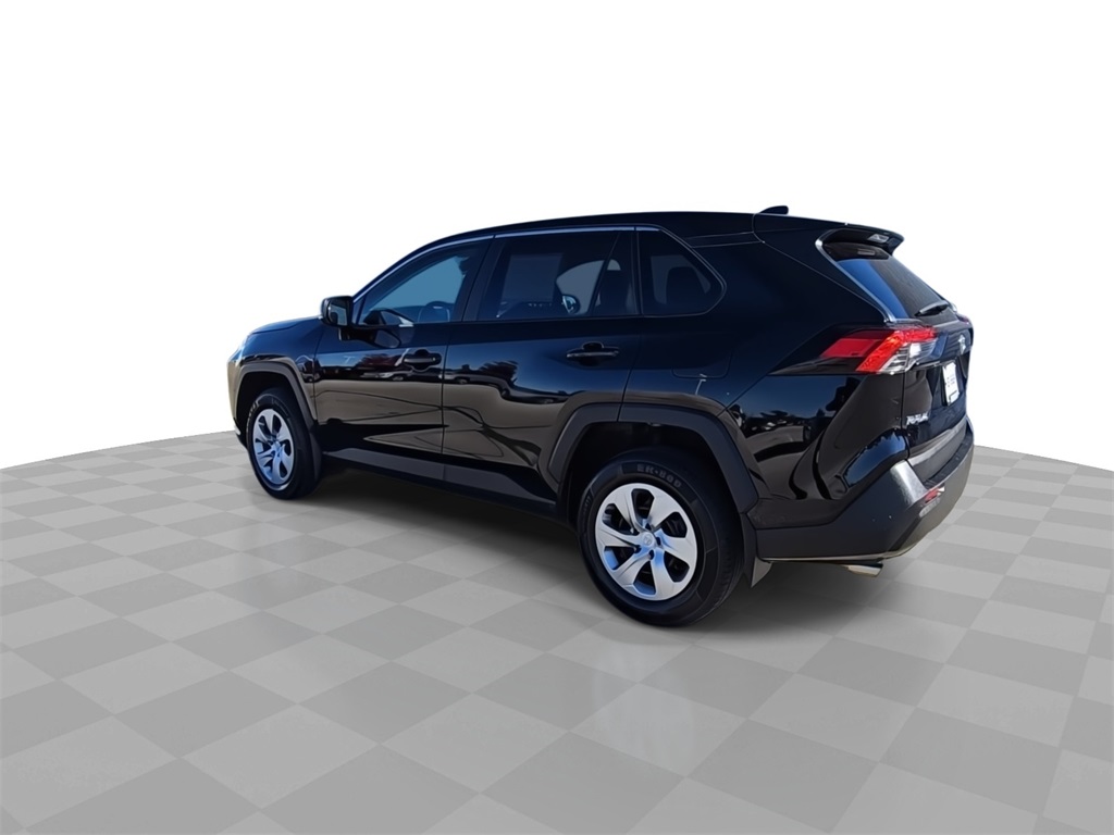 2023 Toyota RAV4 LE photo 4
