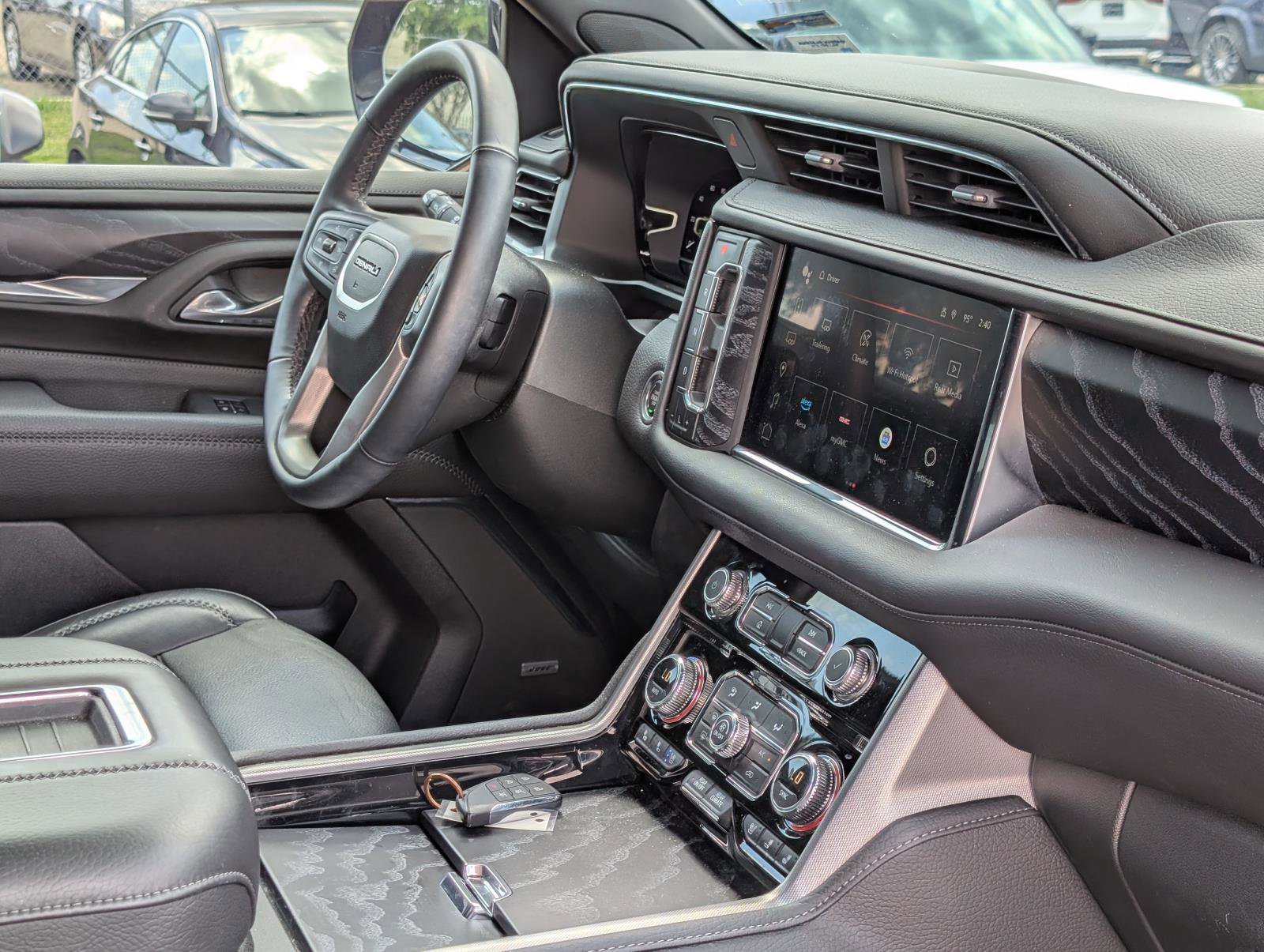 2023 Gmc Yukon XL Denali photo 4