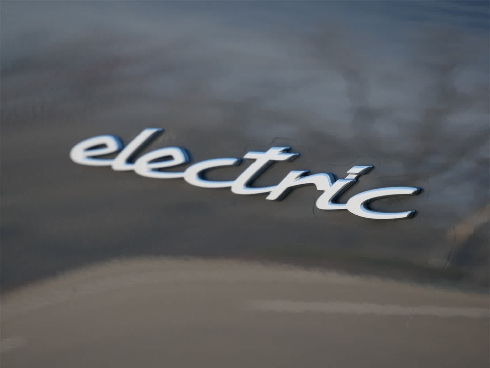 2025 Porsche Macan Electric photo 19
