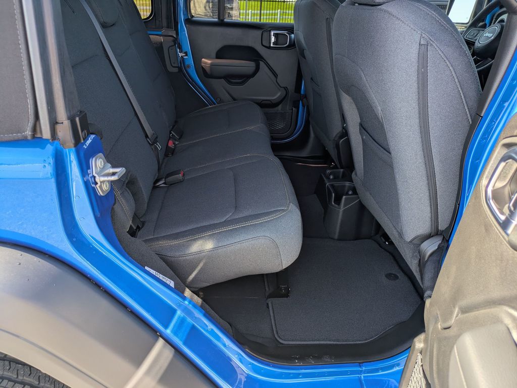 2025 Jeep Wrangler Sport S photo 27