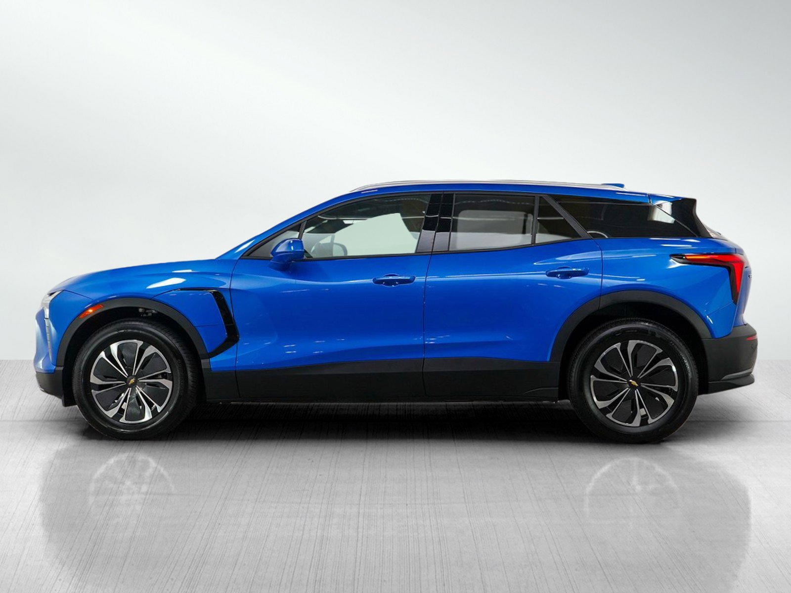 Used 2024 Chevrolet Blazer EV LT with VIN 3GNKDBRJ1RS215601 for sale in White Bear Lake, Minnesota