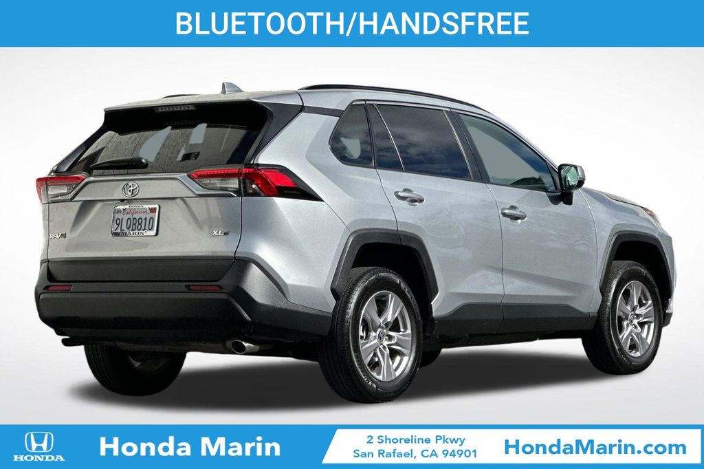 2024 Toyota RAV4 XLE photo 4