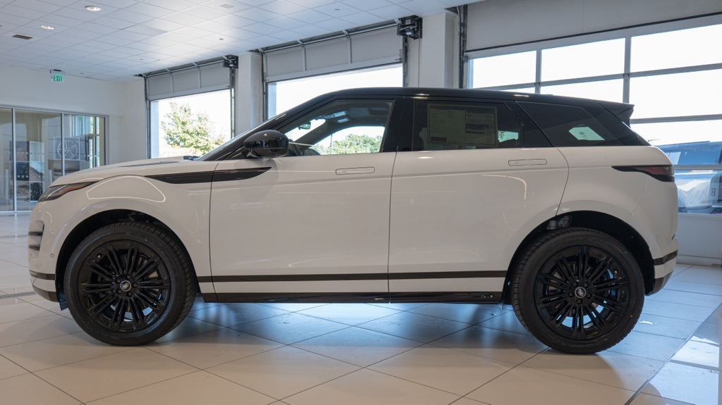 2026 Land Rover Range Rover Evoque Dynamic SE photo 4