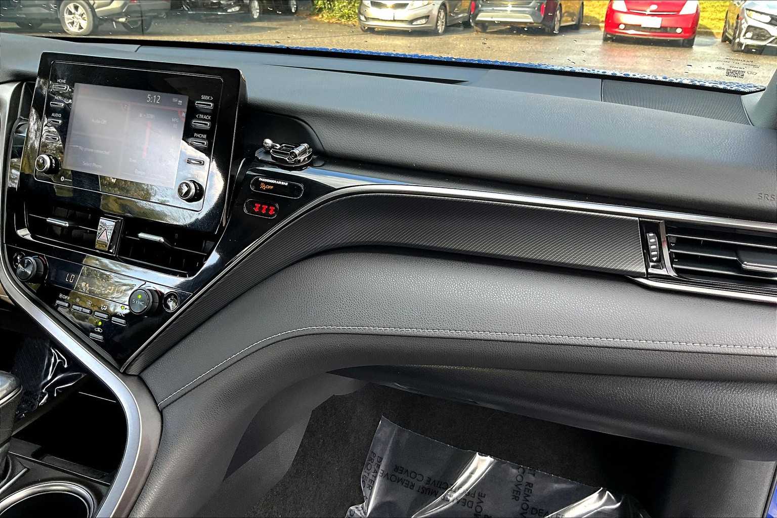 2023 Toyota Camry Hybrid SE photo 16