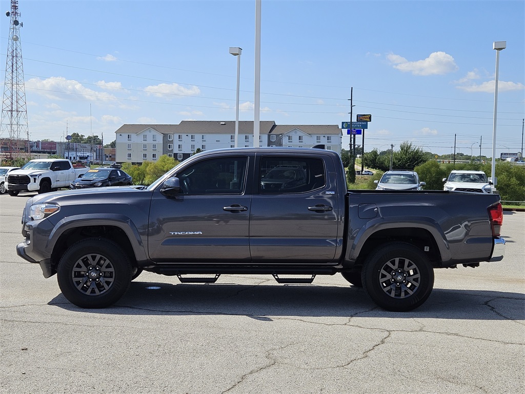 2020 Toyota Tacoma SR5 photo 2