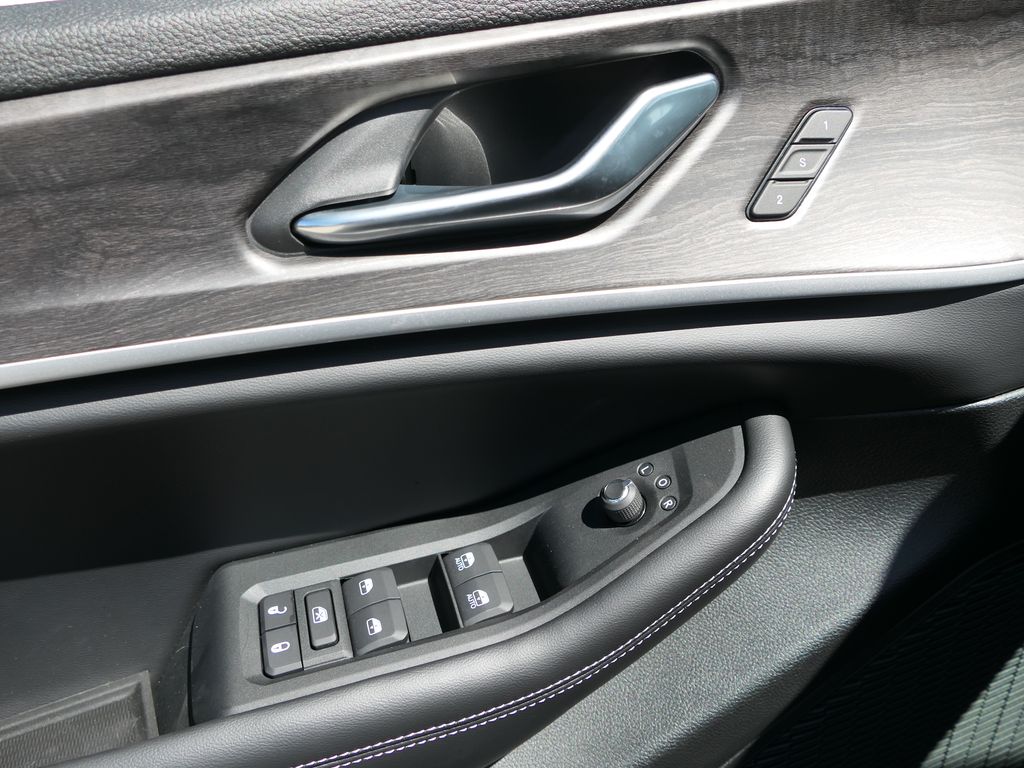 2025 Jeep Grand Cherokee Limited photo 9