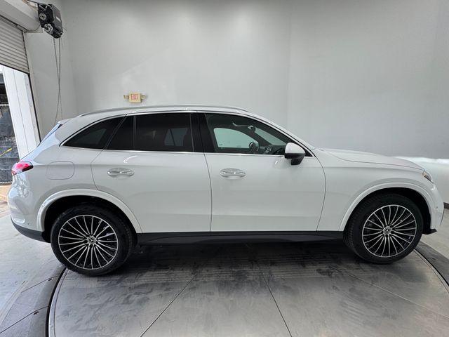 2026 Mercedes Benz GLC 300 photo 14