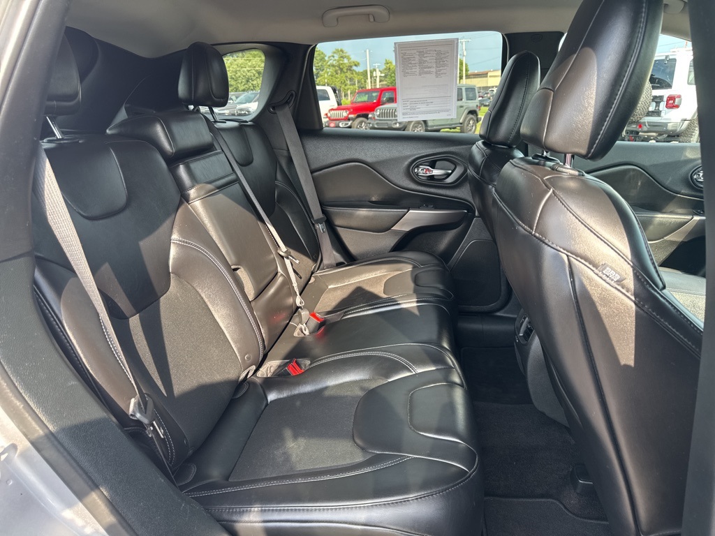 2019 Jeep Cherokee Latitude photo 15