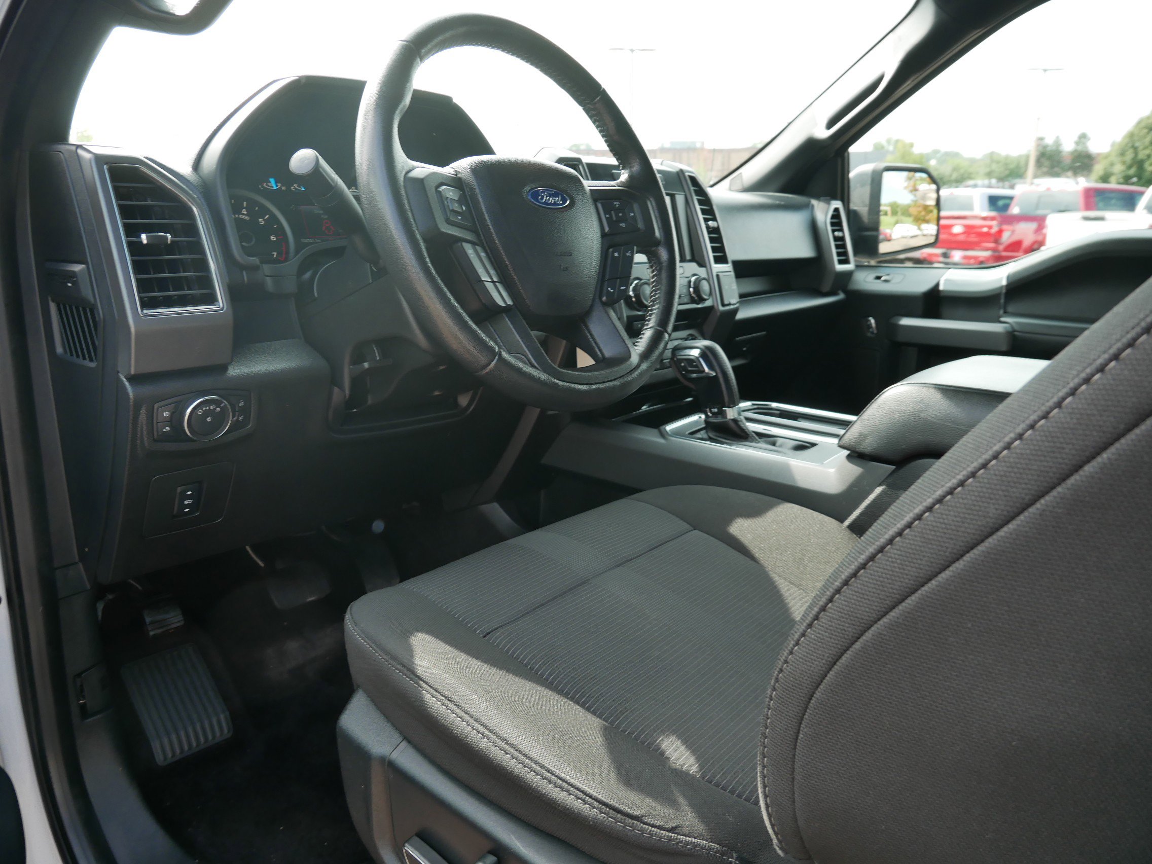 2017 Ford F-150 XLT photo 10
