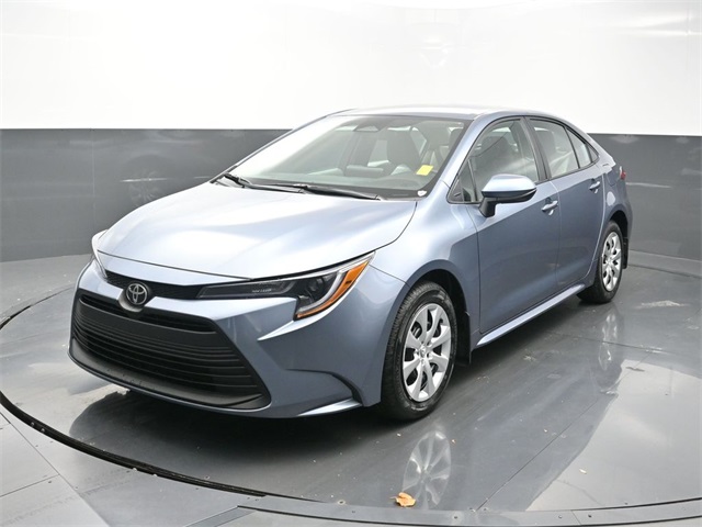 2026 Toyota Corolla LE photo 3