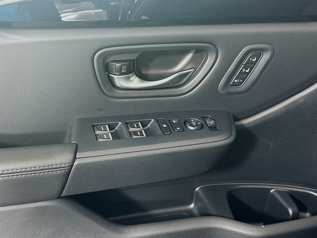 2025 Honda Pilot Touring photo 16