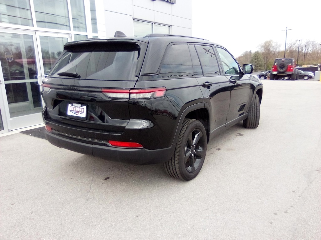 2025 Jeep Grand Cherokee Altitude X photo 4