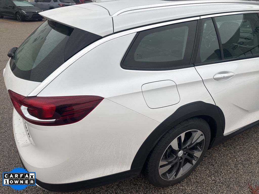 2019 Buick Regal TourX Essence photo 3