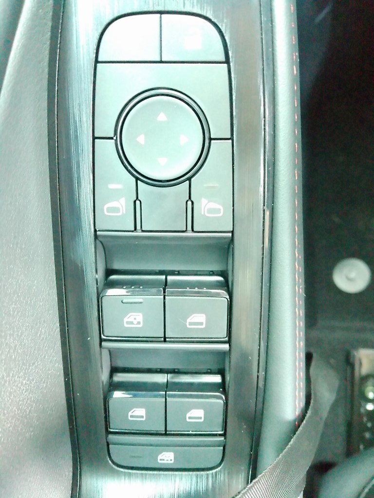 2026 Nissan Rogue SV photo 38