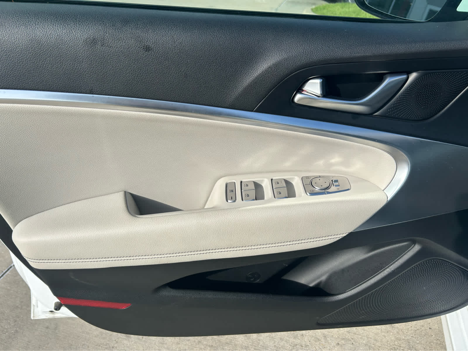 2025 Genesis G70 2.5T photo 9