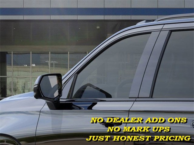 2025 Chevrolet Suburban RST photo 11