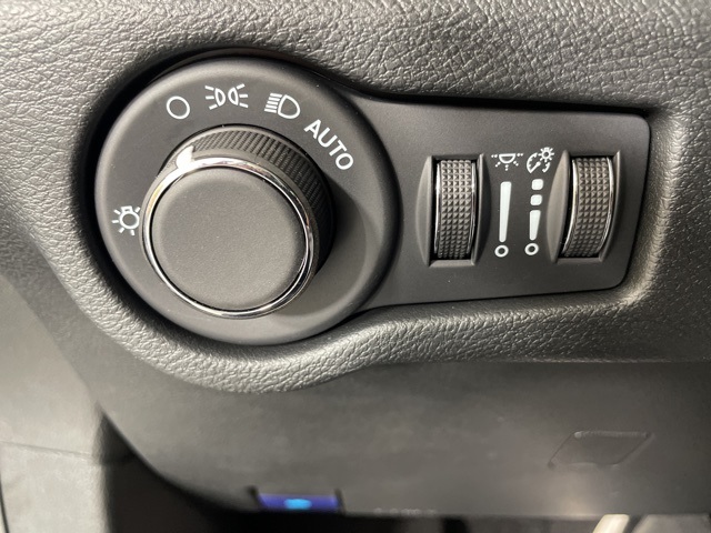 2026 Chrysler Voyager LX photo 25