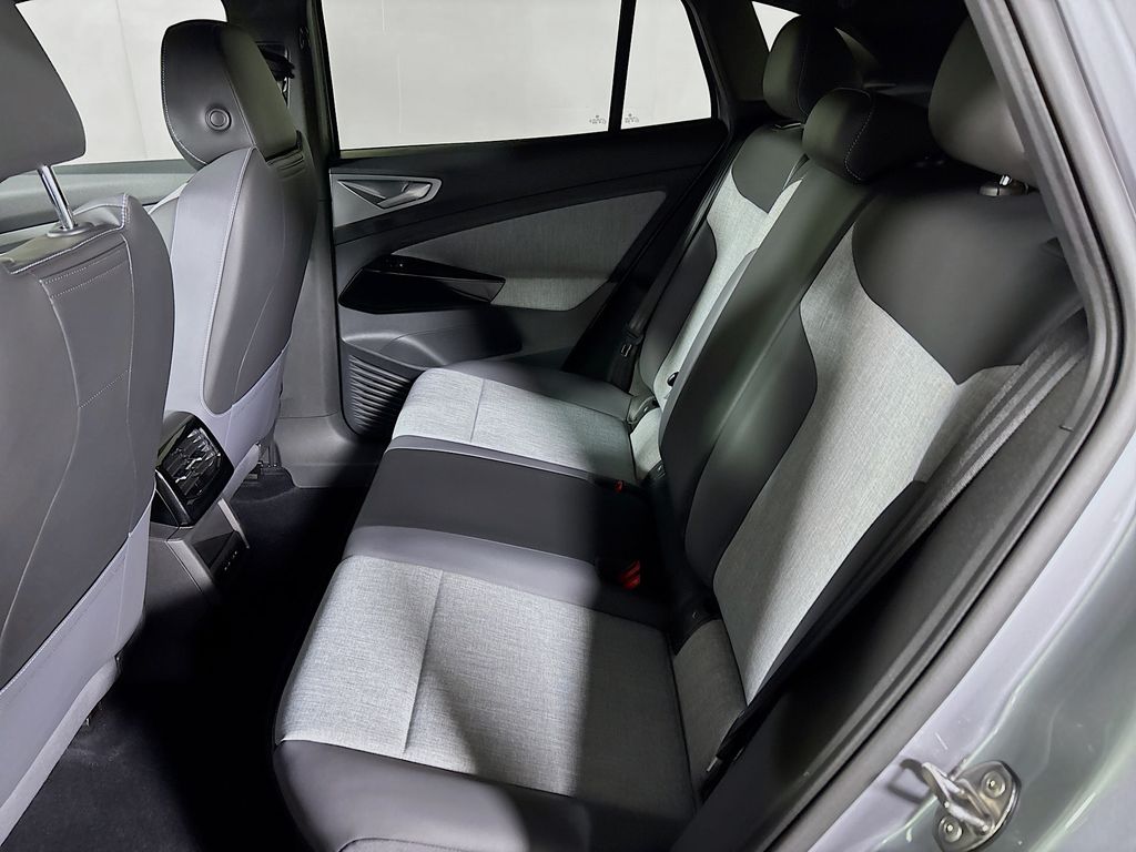 2023 Volkswagen ID.4 Standard photo 14