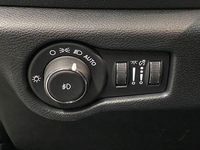 2025 Chrysler Pacifica photo 24
