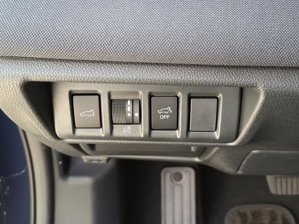 2025 Subaru Outback Premium photo 5