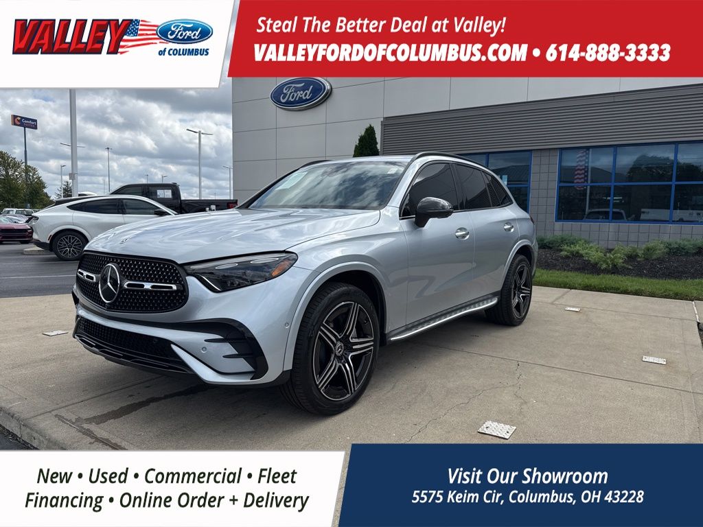 2023 Mercedes Benz GLC 300 4MATIC photo 2