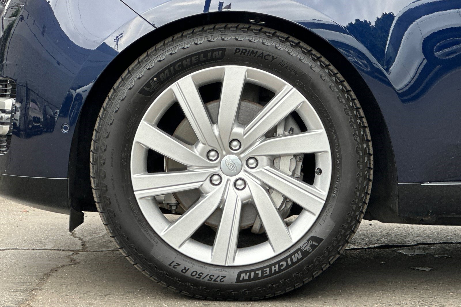 2023 Land Rover Range Rover SE photo 12
