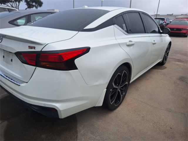 2023 Nissan Altima 2.5 SR photo 4