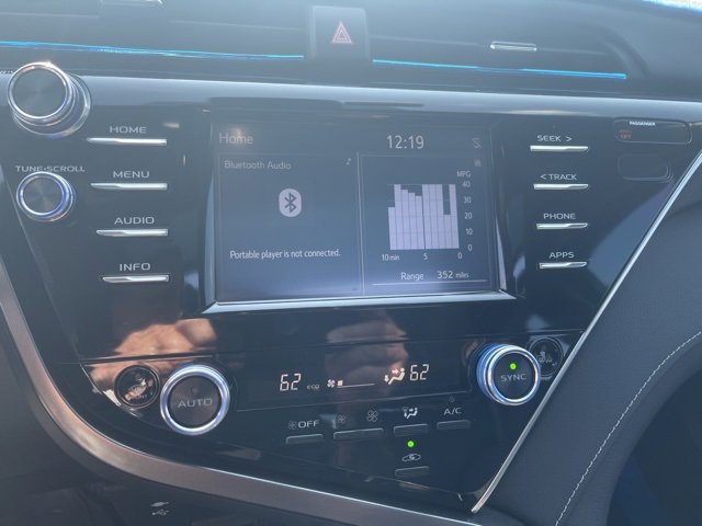 2018 Toyota Camry XSE photo 5