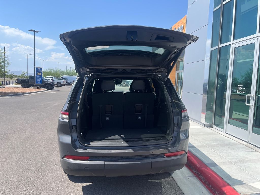 2025 Jeep Grand Cherokee Altitude X photo 33