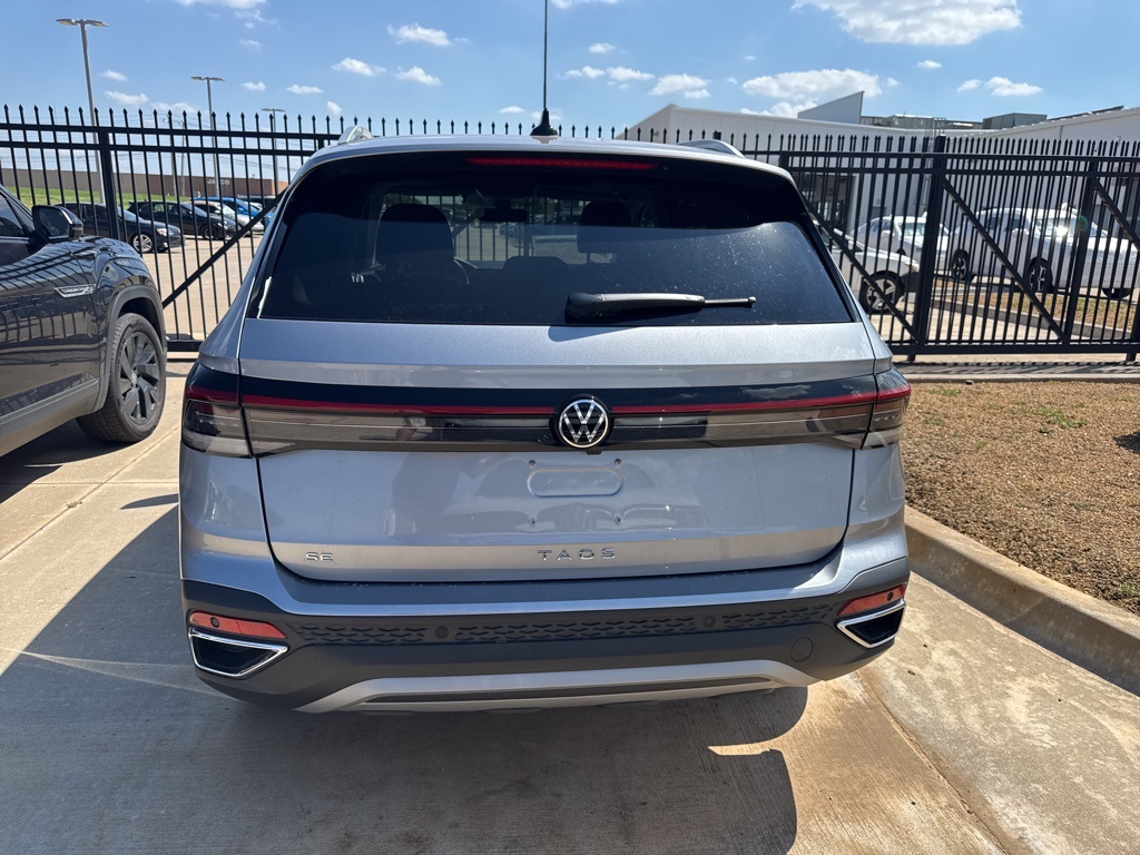 2025 Volkswagen Taos SE photo 3