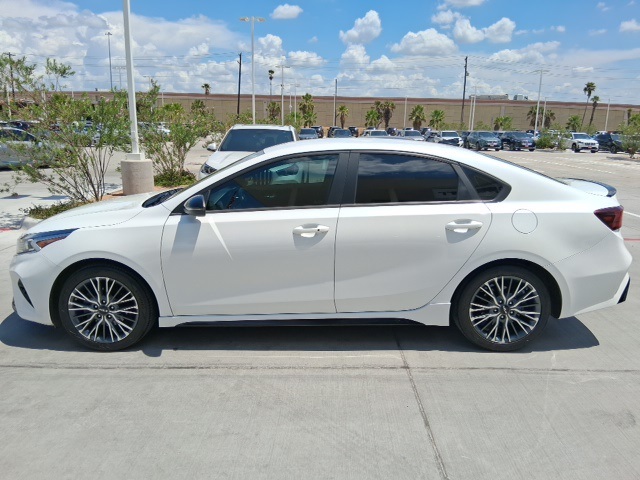 2023 Kia Forte GT-Line photo 2