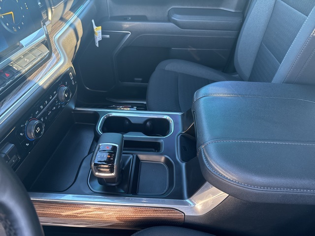 2025 Chevrolet Silverado 1500 RST photo 16