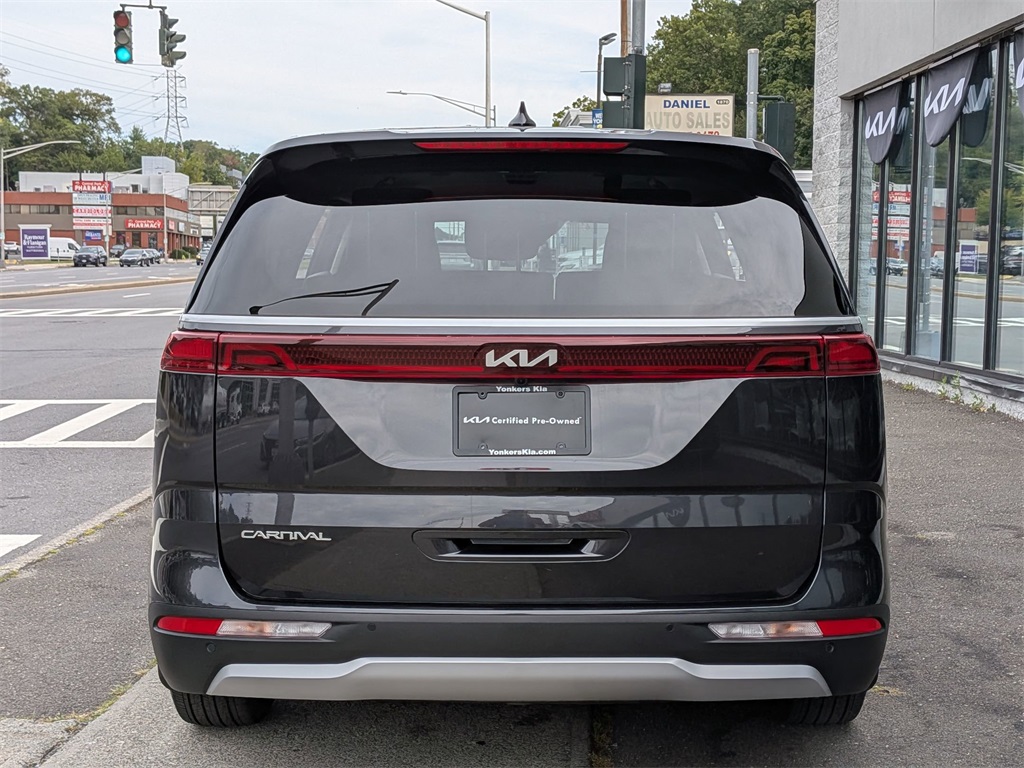 2024 Kia Carnival EX photo 4