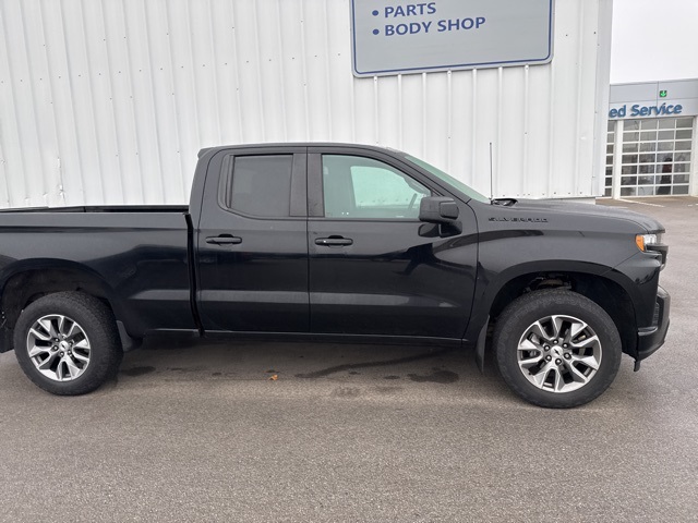 2020 Chevrolet Silverado 1500 RST photo 2