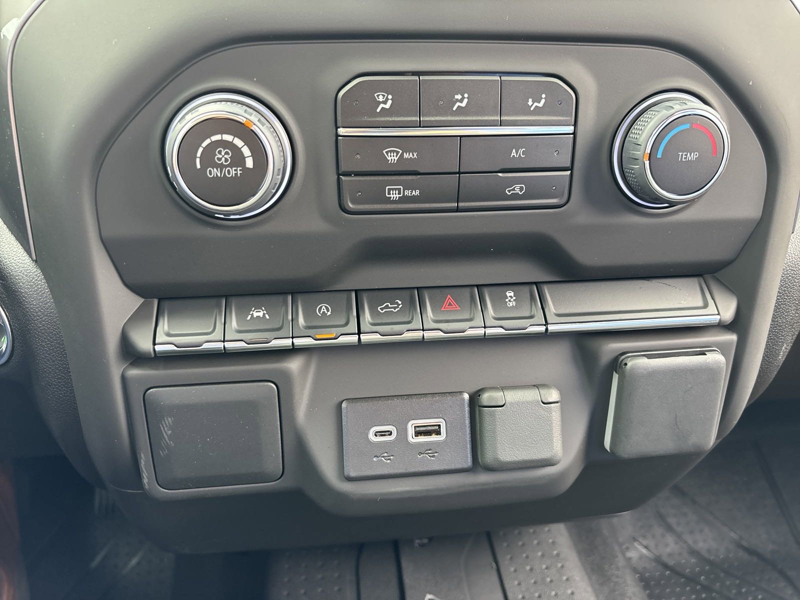 2025 Chevrolet Silverado 1500 Custom photo 18