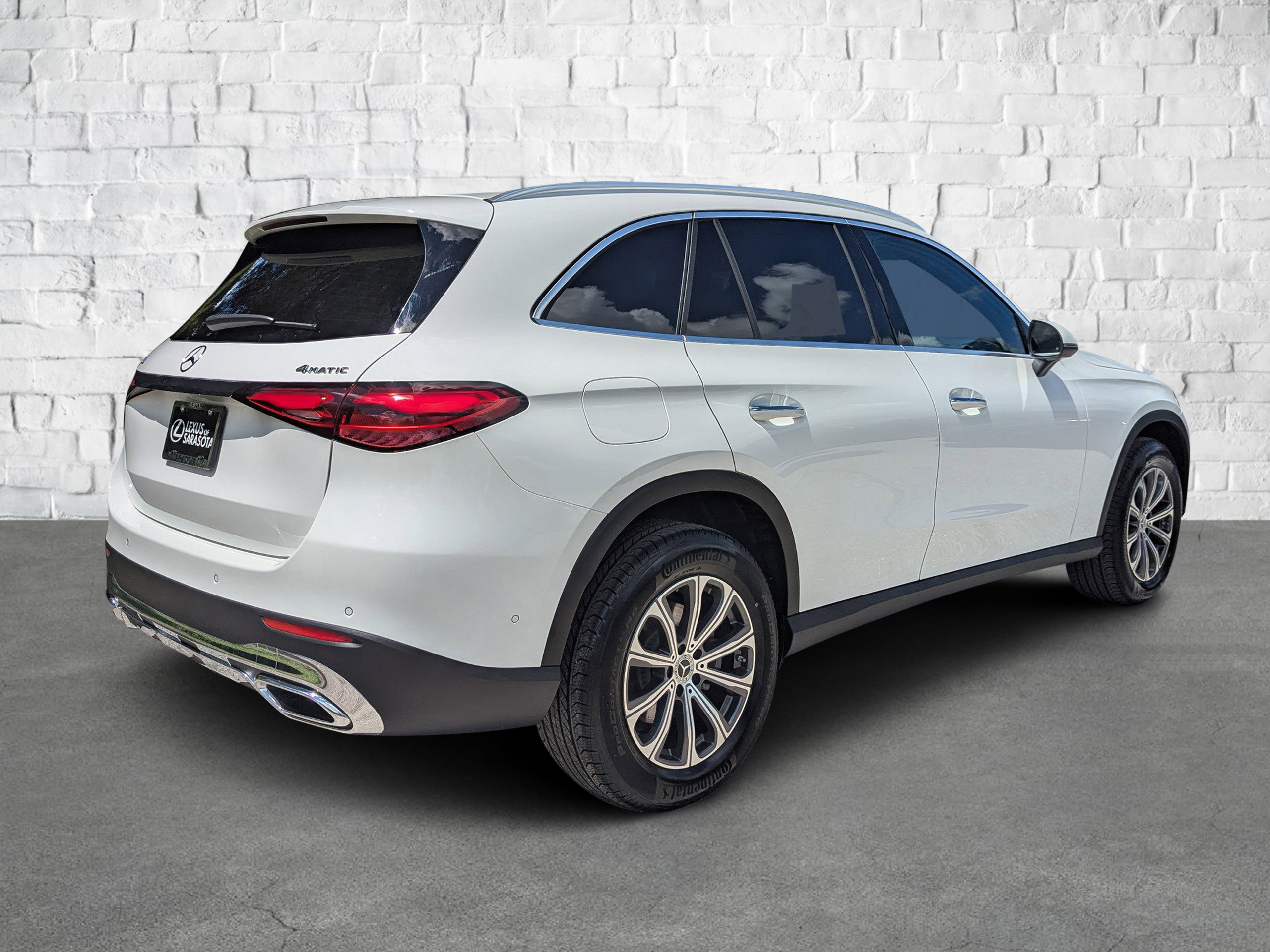 2025 Mercedes Benz GLC 300 4MATIC photo 2