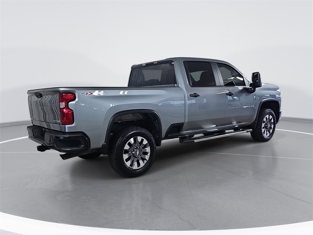 2024 Chevrolet Silverado 2500HD Custom photo 3