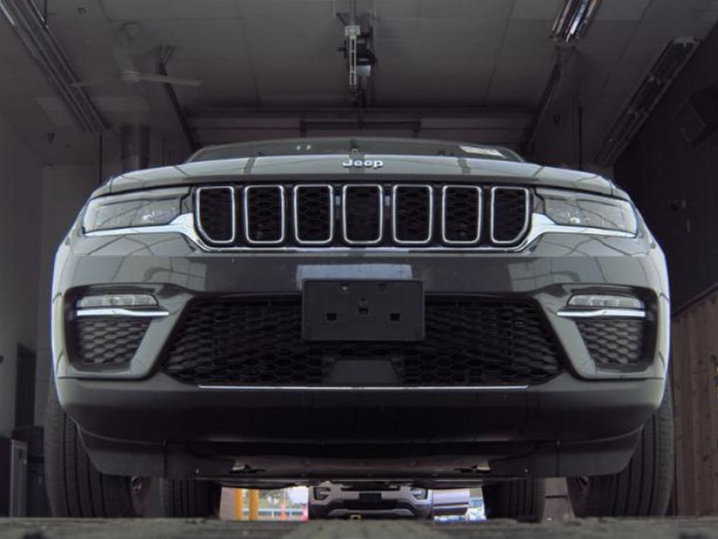 2024 Jeep Cherokee Limited 4xe photo 3