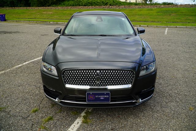 2019 Lincoln Continental Select photo 2