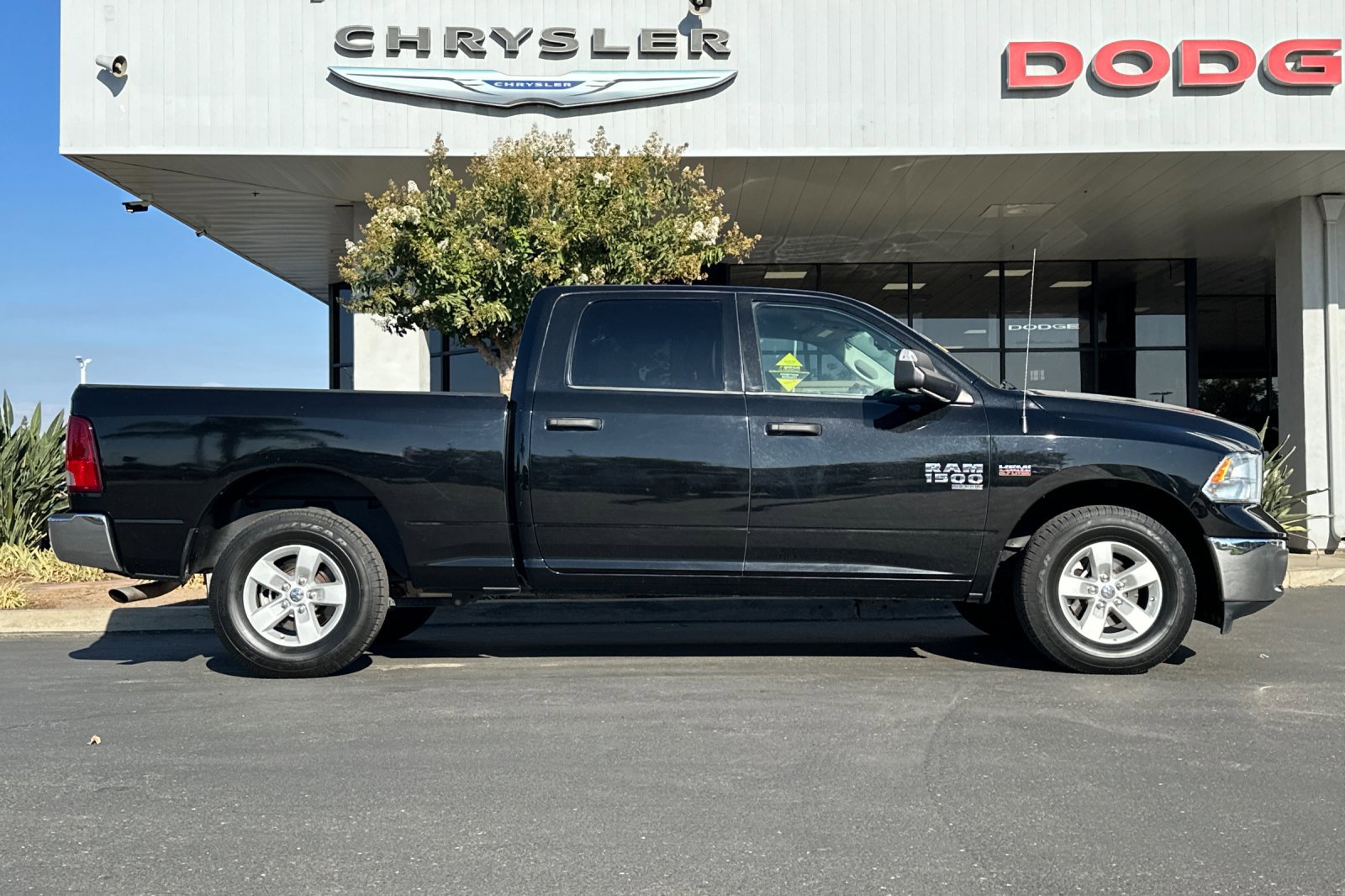 2023 Ram 1500 Classic SLT photo 3