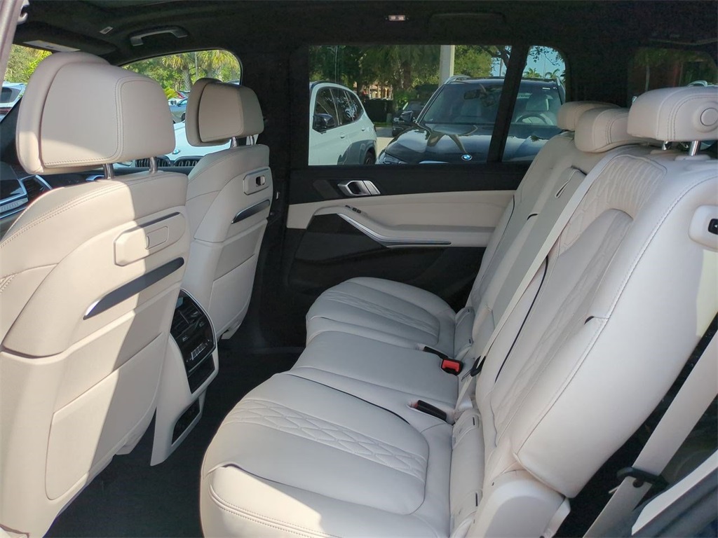 2026 Bmw X7 M60i photo 12