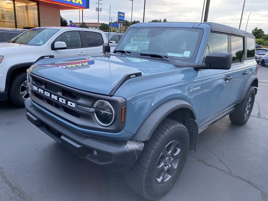 2022 Ford Bronco Base photo 3