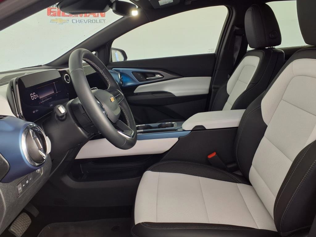 2025 Chevrolet Equinox EV 1LT photo 13